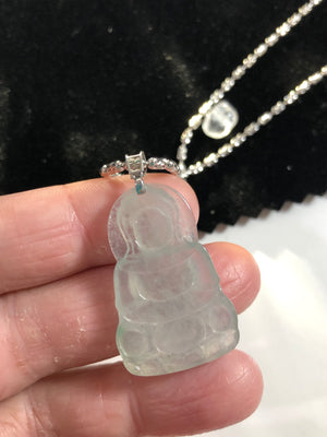 The union of Guanyin, translucent jade, and gold creates a talisman that:  
   - Promotes mindfulness and compassion in daily life .  
   - Attracts prosperity, health, and interpersonal harmony .  
   - Serves as a meditative anchor for spiritual reflection .