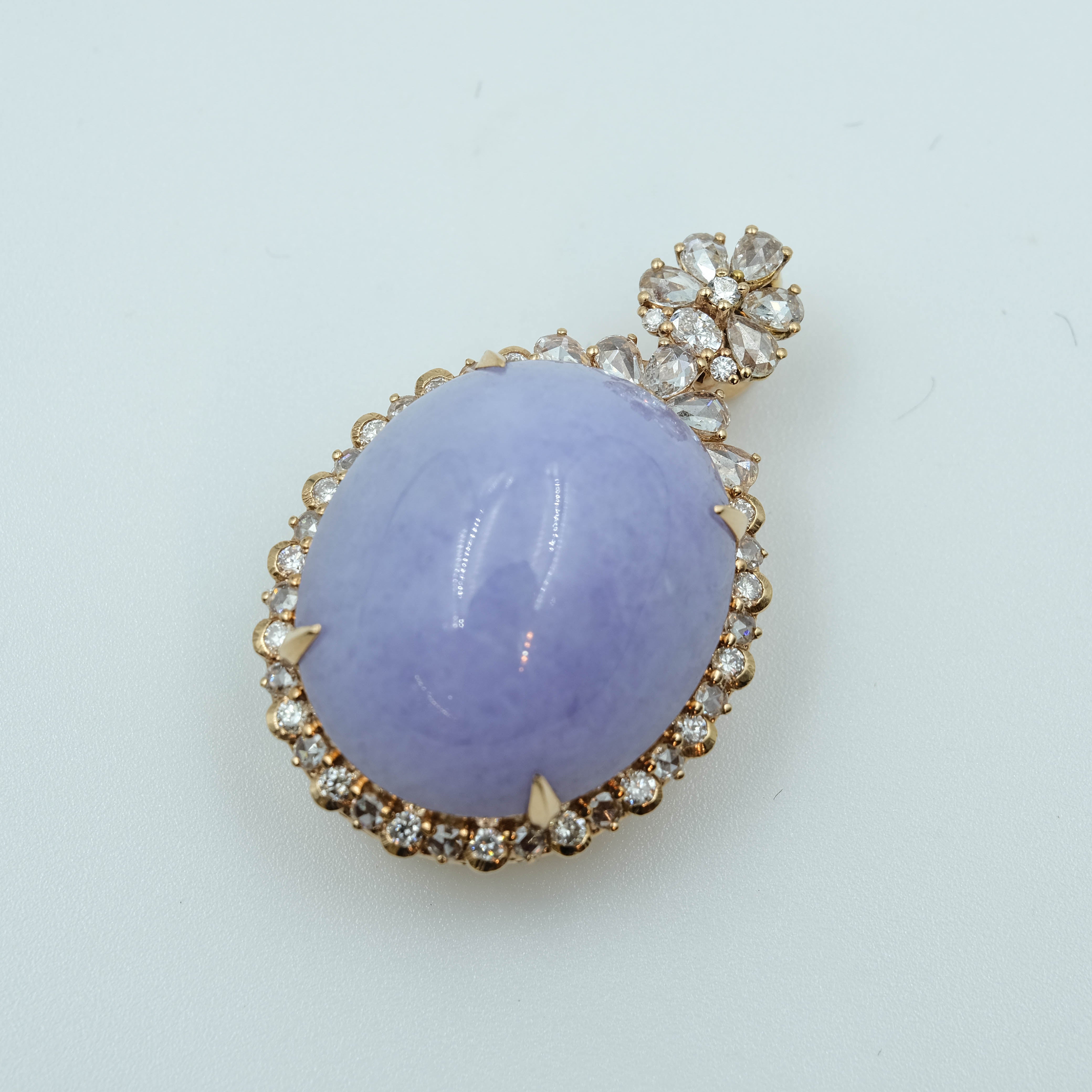 Oval Pendant Jadeite Lavender Grade A 18K Rose Gold with diamond Inlay
