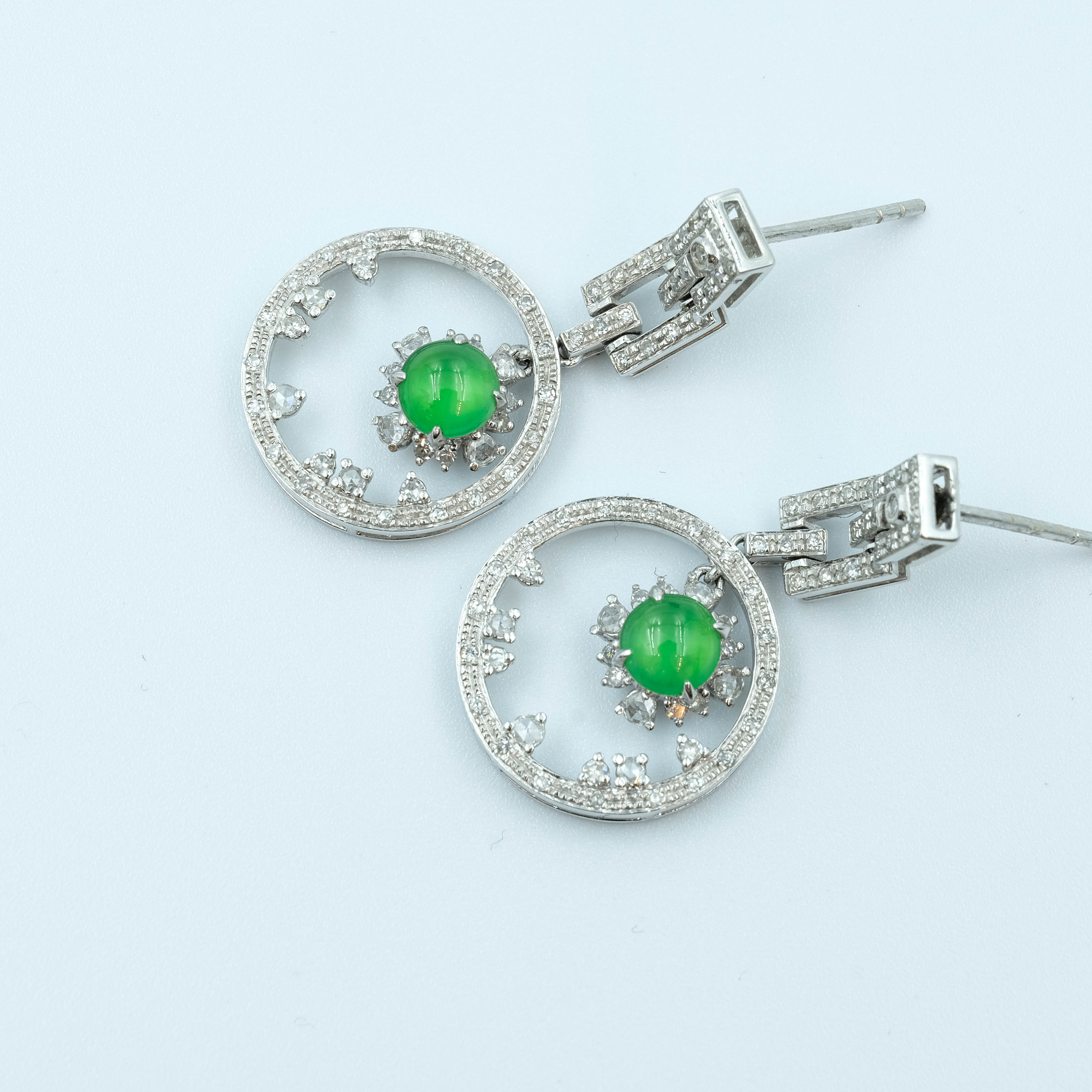 Round Shape Pendant Jadeite Jade Vivid Green Icy Grade A 18k White Gold Inlay