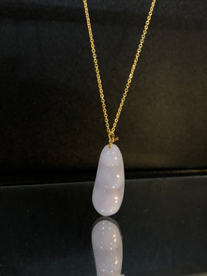 The meanings of purple lucky beans include longevity, good fortune, good health, blessing from the east, peace in all seasons, many children, a prosperous family, family happiness, good fortune, longevity, continuous blessings, happiness and health, and prosperity in all seasons.