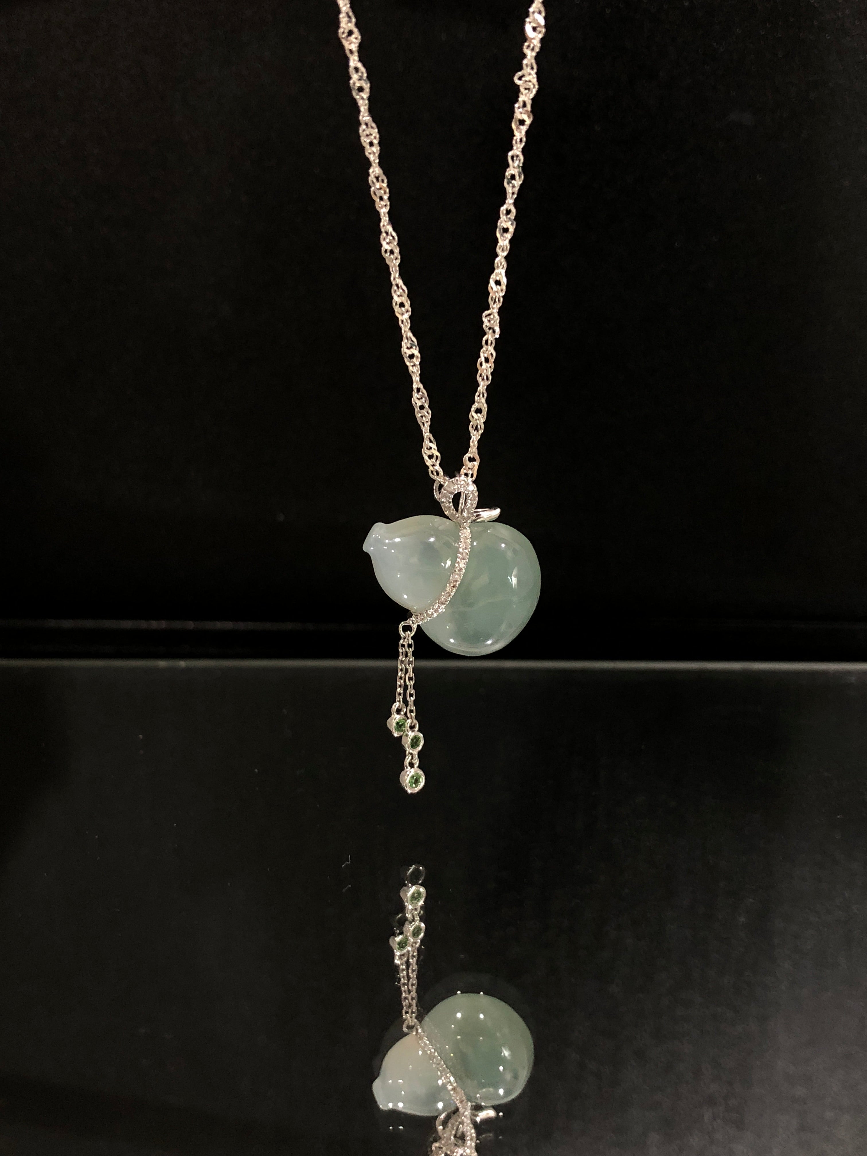 HuLu Pendant Ribbon Design Translucent Light Green 18K White Gold Natural Diamond Emerald Inlayed 16.7x13x5.1mm Natural Burmese Jadeite Grade A