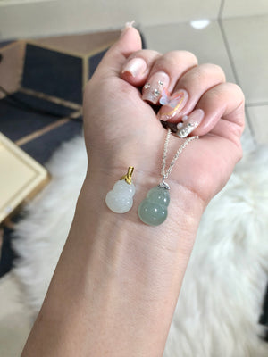 The meaning and symbolism of gourds are rich and varied: 
Good fortune and wealth: gourds are often regarded as a symbol of good fortune due to their unique shape and pronunciation. In traditional Chinese culture, gourds represent wealth, longevity and happiness, and are often used for decoration and as mascots.