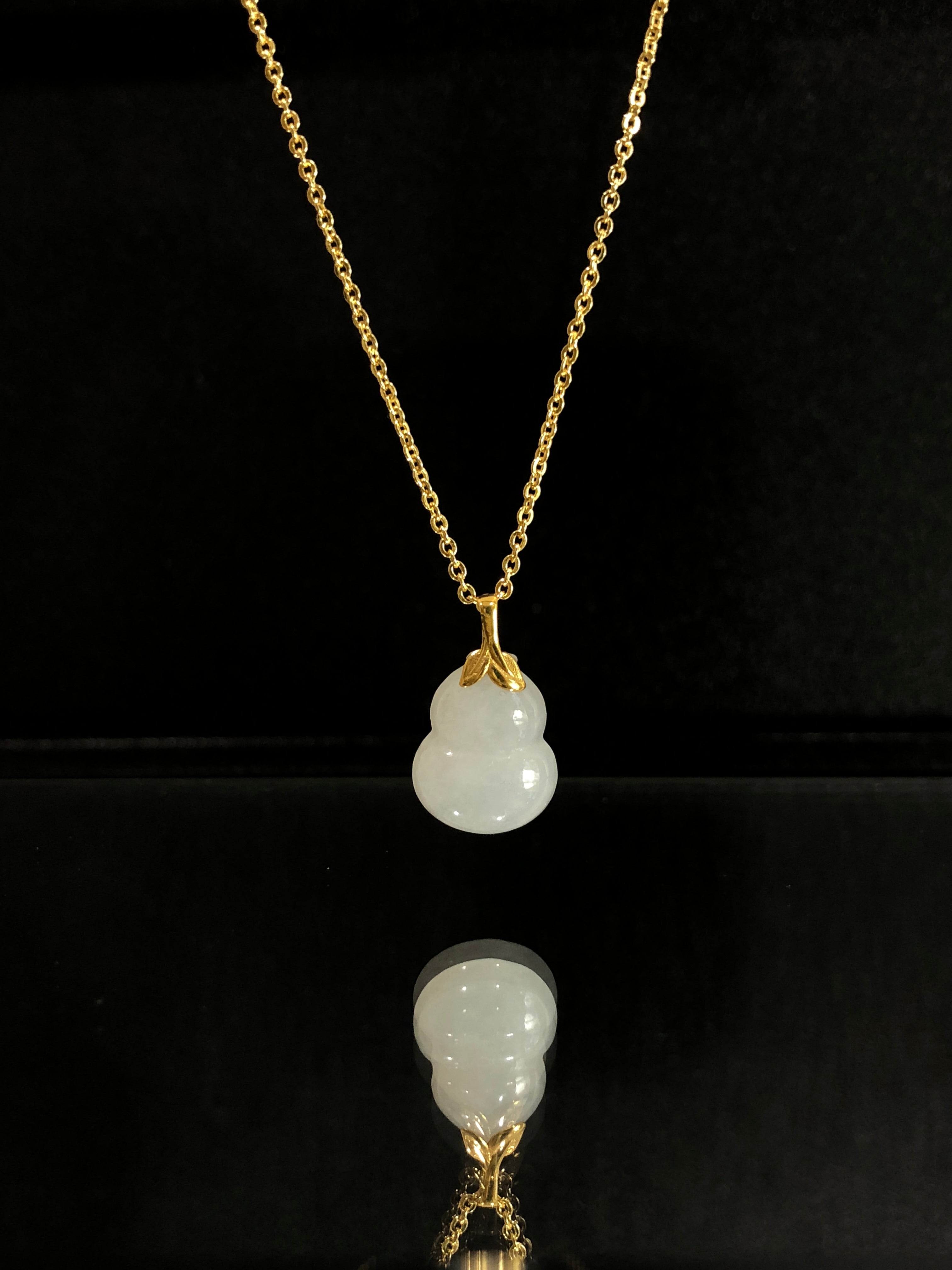 HuLu Pendant White 18K Yellow Gold Inlayed 17.9x10.9x4.7mm Natural Burmese Jadeite Grade A