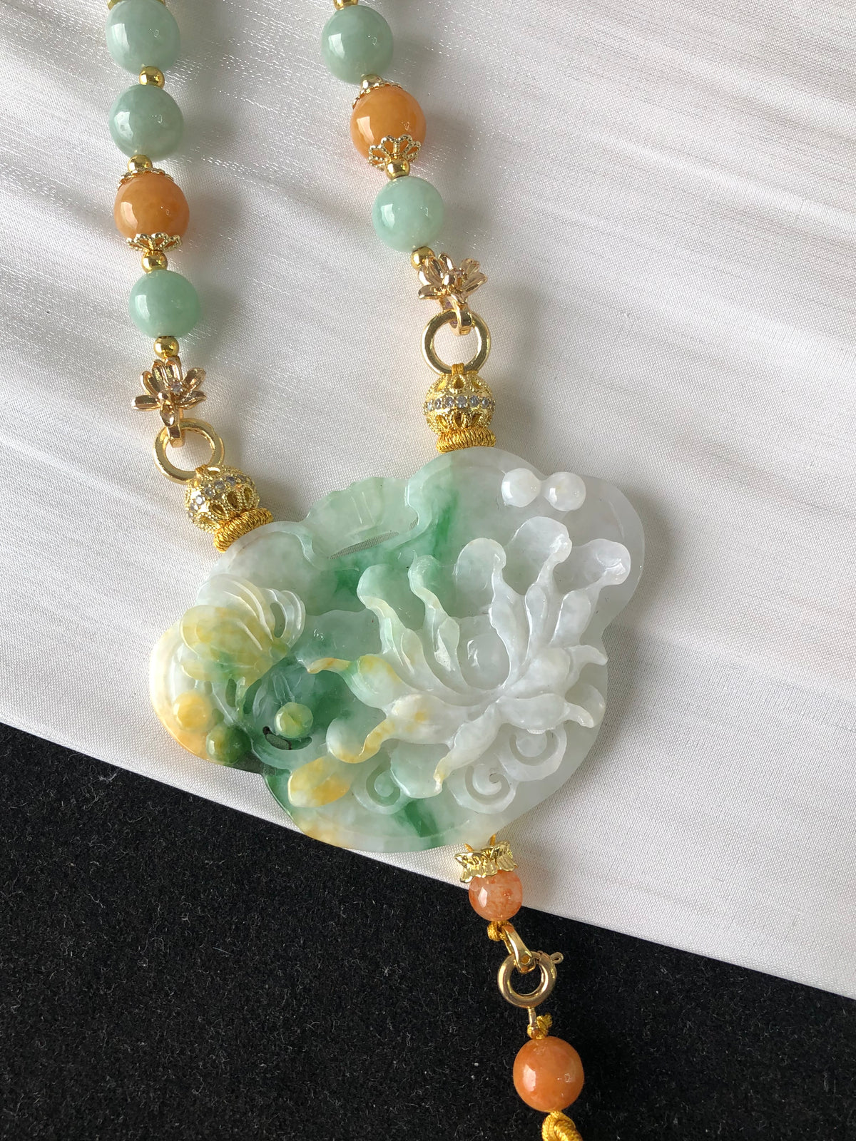 飘花牡丹花黄翡吊坠🍀特色件 40.2×56.5×6.5mm