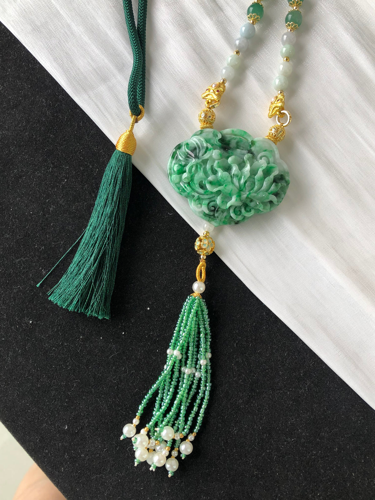 飘花牡丹花pendant 特色件的翡雕工设计款 45.8×55.2×12.8mm