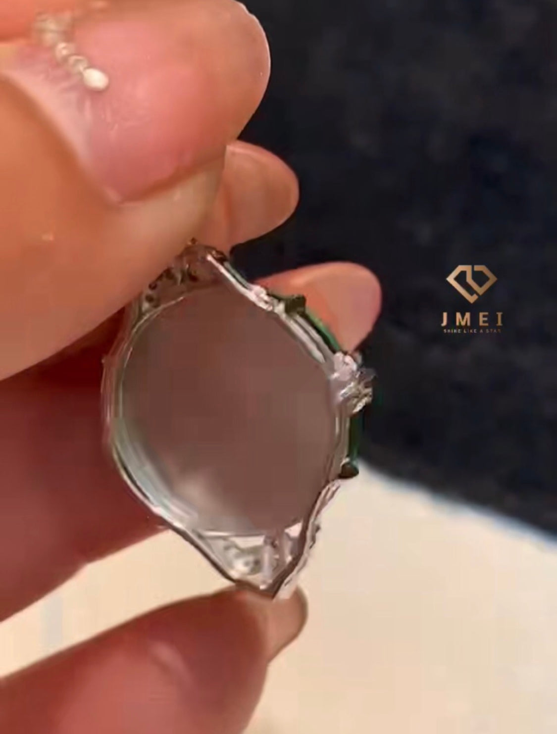 Yang green ping an kou pendant,18k gold with diamond