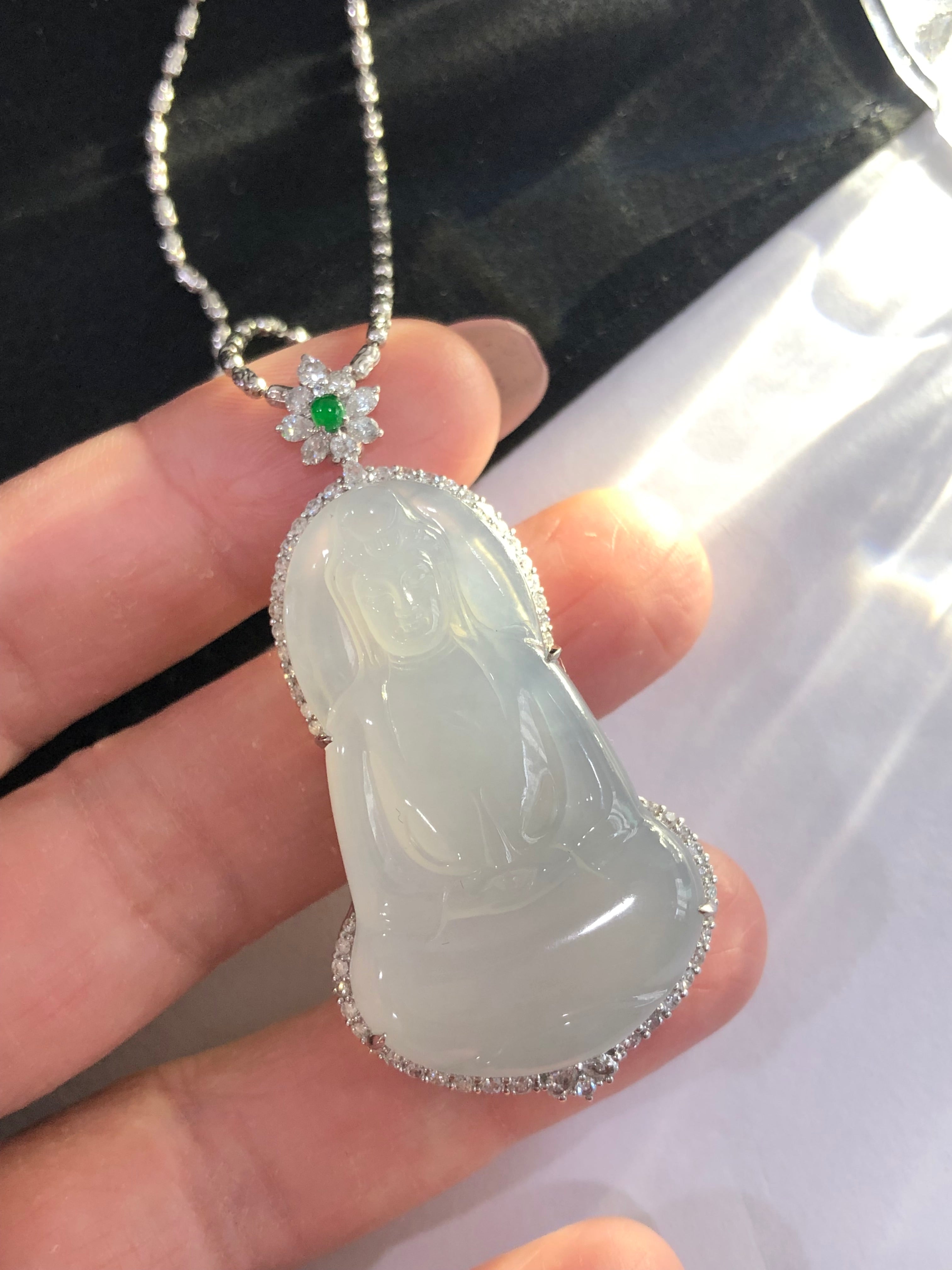 冰种白冰大气观音吊坠,上身效果绝美了😍