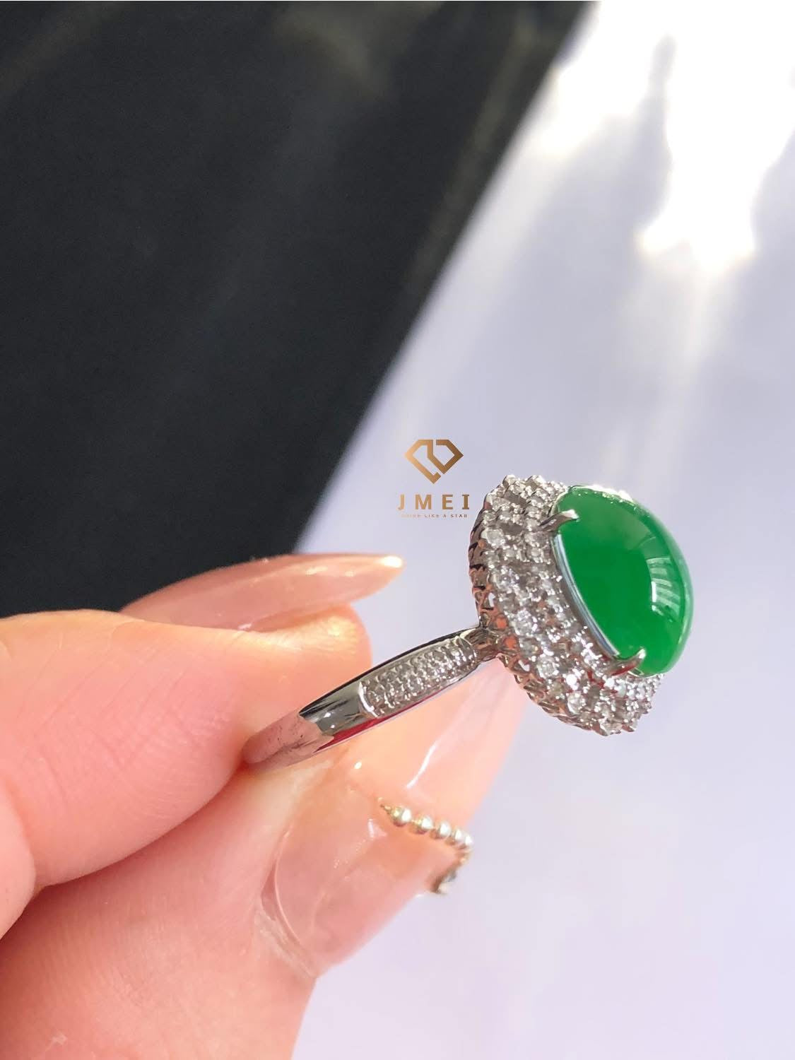 冰🧊辣绿蛋面戒指💍18k金 真金真钻 ice green jade jewelry ring (9.6×7.3×5mmC)