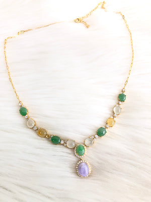 Jade colorful egg-shaped necklace
Colorful is no longer limited to five colors
Colorful jade egg-shaped necklace is here
Like colorful clouds, romantic like a fairy tale
Unstained by mud, clean and beautiful
Pure silver