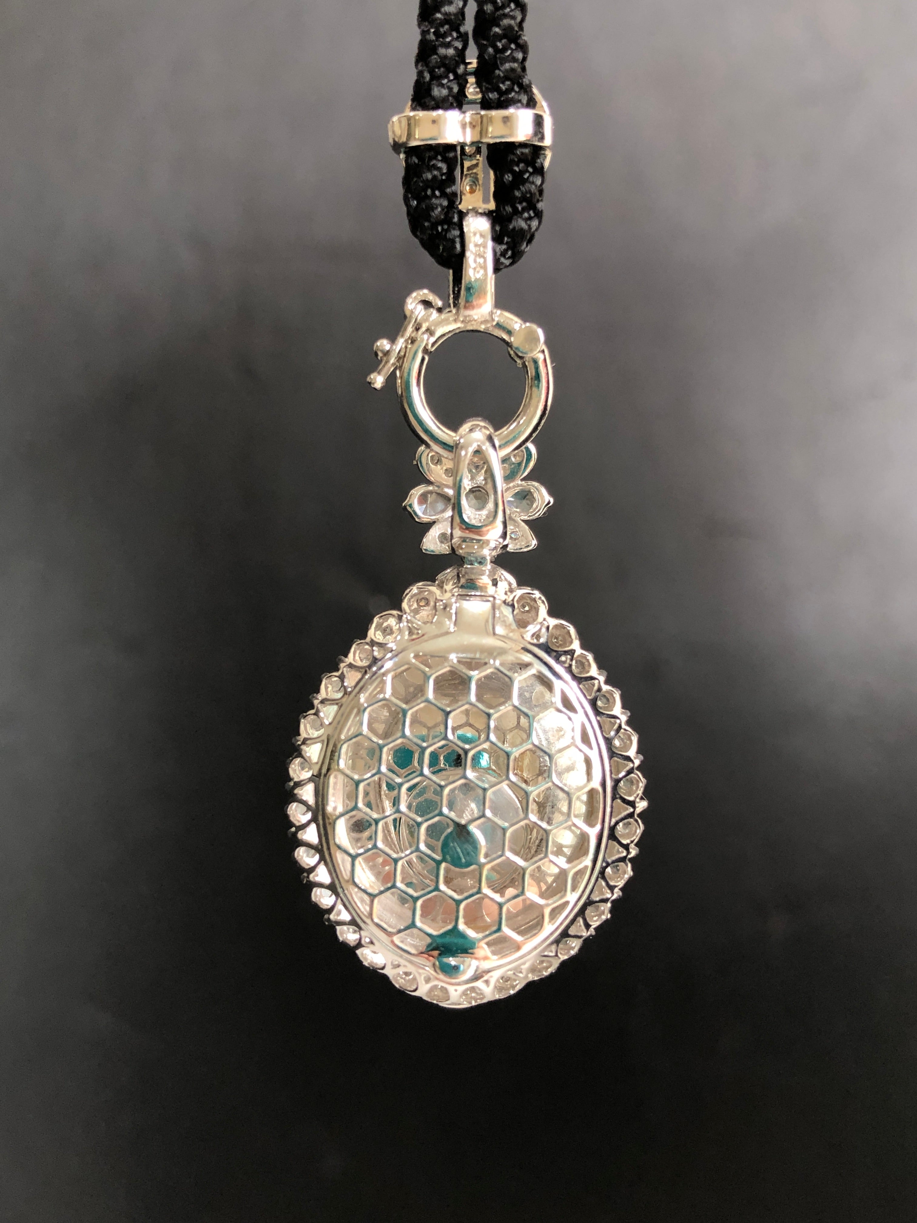 Every jade has its own story, and meeting it is fate. I hope that everyone can find the treasure that fits their heart in the process of choosing and wearing the jade egg-shaped pendant. 🌈✨