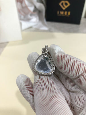 It's so soft and sticky~ As delicate as cream🥹!
You'll know how high-end the texture is once you get your hands on it! And the floating flowers are so fairy!
What caught my eye the most were those few smart and elegant little blue flowers💙!