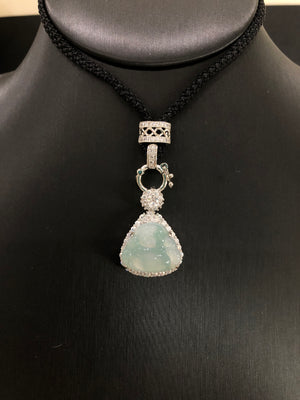 Buddha also symbolizes peace, happiness, blessings and well-being. Wearing it will make you feel blessed with good luck every day! 🍀