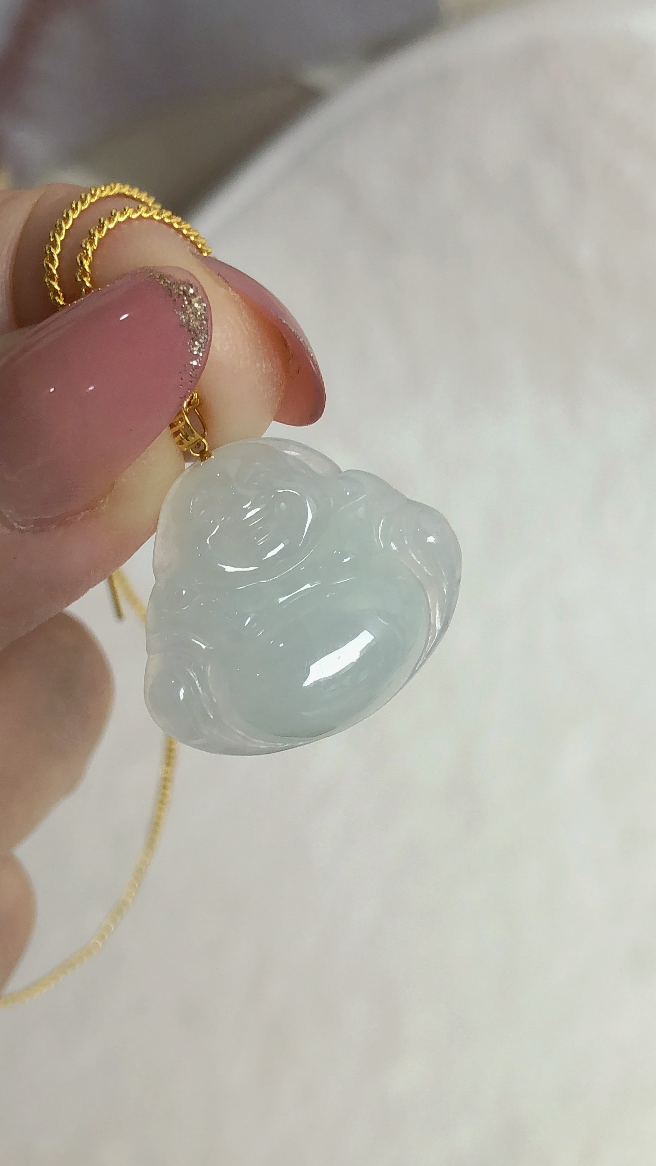 Who is suitable to wear the Jade Buddha?
👴 Elderly: Peace of mind, health and longevity.
👩👨 Young people: Add calmness, bring good luck and opportunities.
💑 Couples: Harmony between husband and wife, family happiness.
😷 Patients: Bring comfort and hope, help recovery.