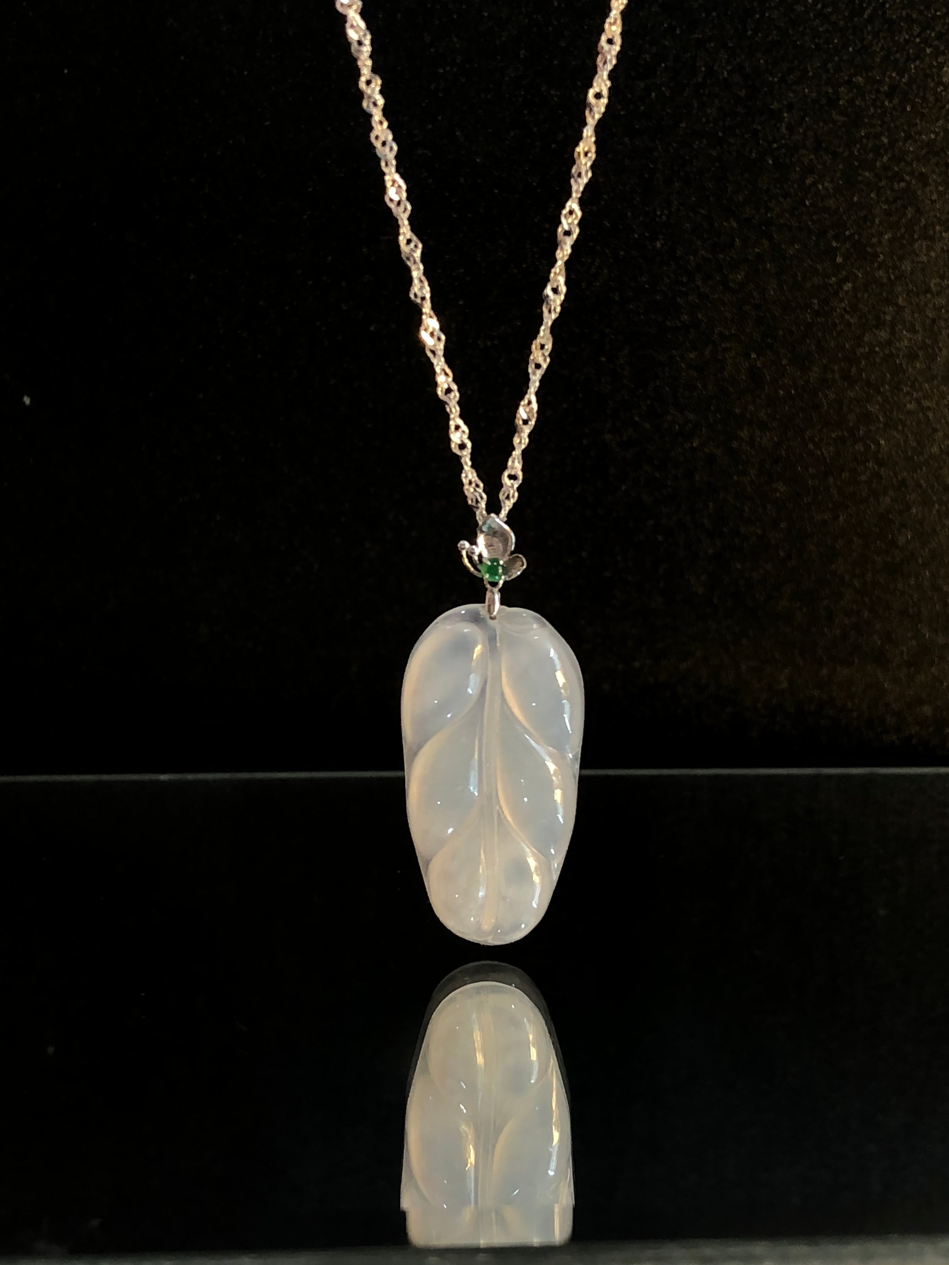 Leaf Pendant White Translucent 18K White Gold Inlayed 28.9x14.6x3.4mm Natural Burmese Jadeite Grade A