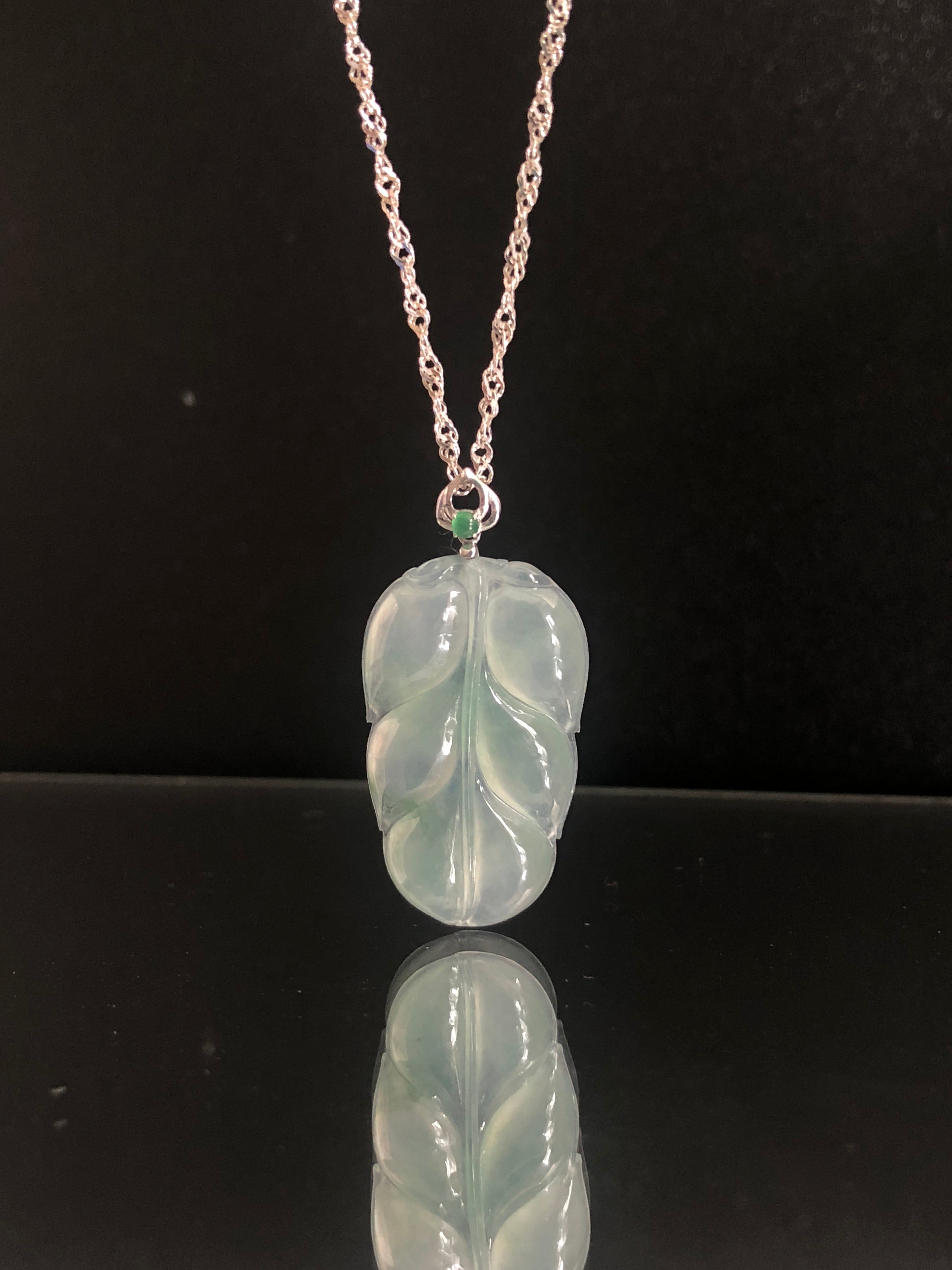 Leaf Pendant Light Green Translucent 18K White Gold Inlayed 23.2x9.85x2mm Natural Burmese Jadeite Grade A
