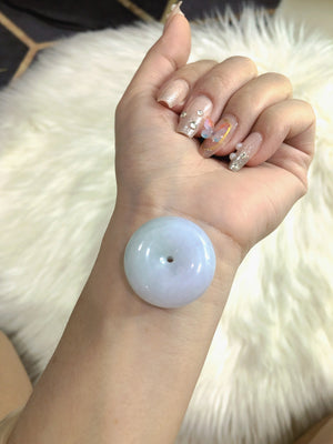 Chubby Spring Color Peace Buckle😍😍
The Jade Peace Buckle is just like its name "Ping An Kou". Its simplest and most direct meaning is "holding peace", blessing the wearer to have a smooth and peaceful life. 🥰