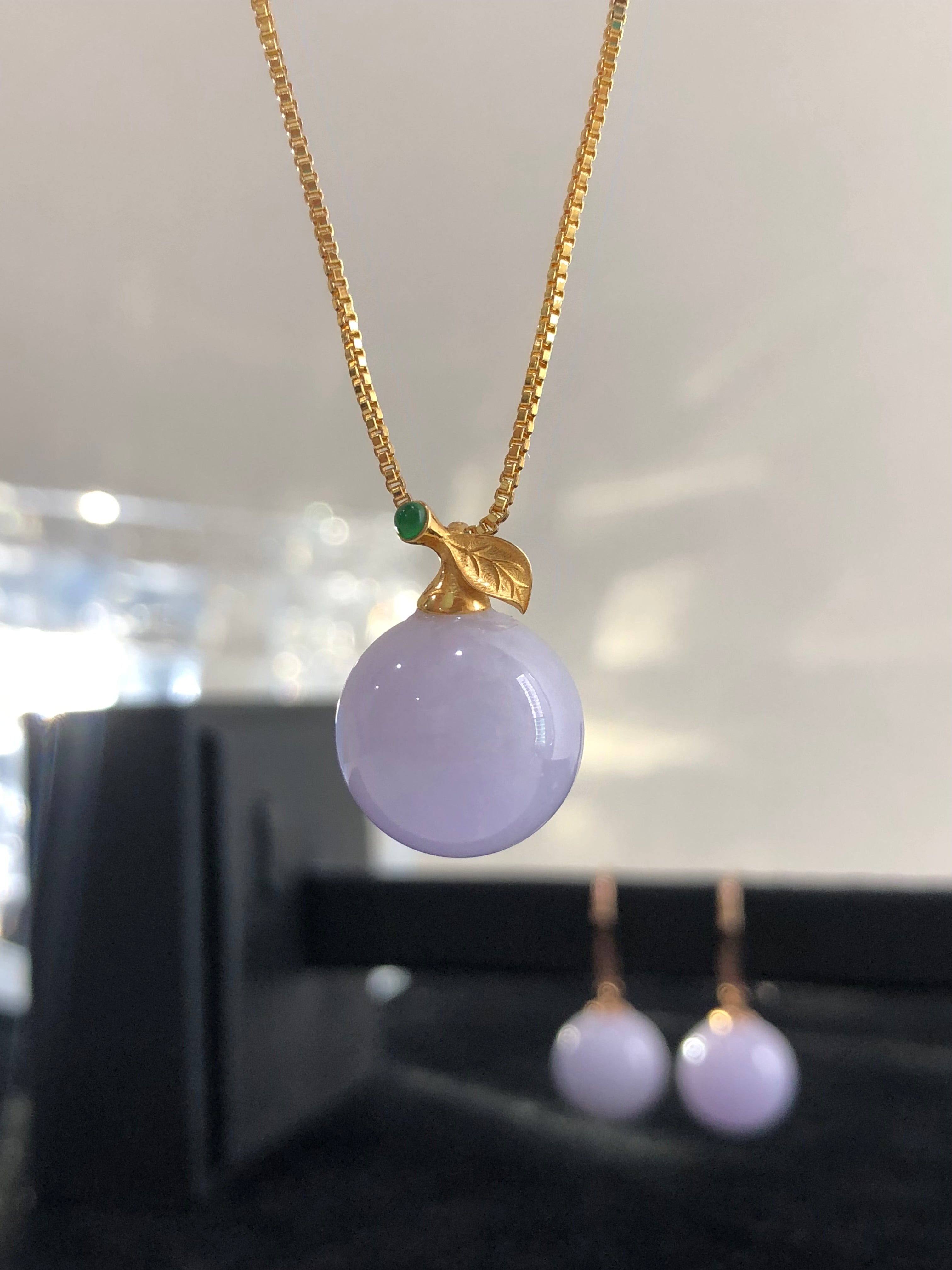 A highly recommended model!!! The price-performance ratio is unbeatable~~ Fairy-like icy purple large round beads~~ Natural Burmese A-grade jade pendant~~~ Unbeatable fine large round beads!! This is super stunning, the violet material can reach this grade, it is really amazing, a real fine product