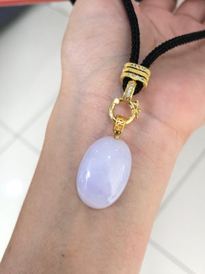 A violet egg-shaped face with a particularly bright color 🔮
The shape is very full, and the purple color is deep and charming 😍
The flower-shaped inlay is luxurious and shining✨