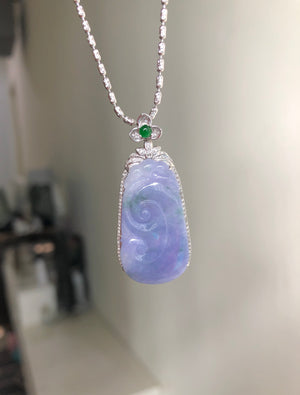 is usually in the shape of a Ruyi, which is an ancient and traditional auspicious pattern. Ruyi means everything goes well and everything goes well, and it represents people's yearning and pursuit for a better life. Wearing a purple Ruyi pendant is like having magical power to dispel all troubles and bring good luck and happiness.