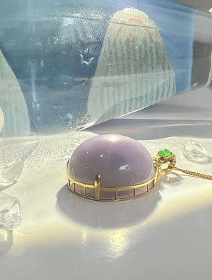the fairy-like color in emerald, the divine color of the emerald egg surface, the gorgeous purple smoke, exuding noble and elegant气质! The precious and divine purple, the purple energy flowing eastward. 
# Purple Jade Egg Pendant
# The preferred choice for natural jade is