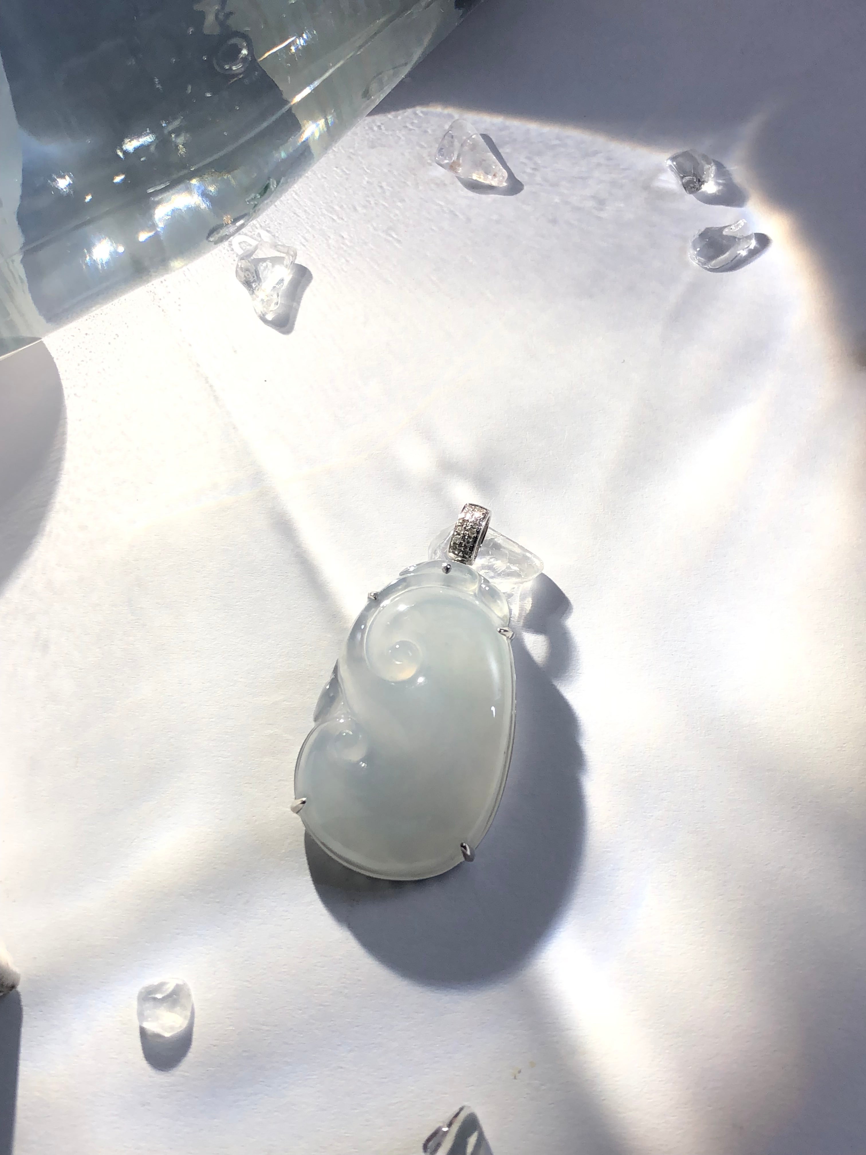 Every time I wear it, I feel that my aura has changed, confident and elegant. I really feel that this is not just a piece of jewelry, but also a beautiful blessing and companionship.

Family, who knows! It is so happy to have it, love it