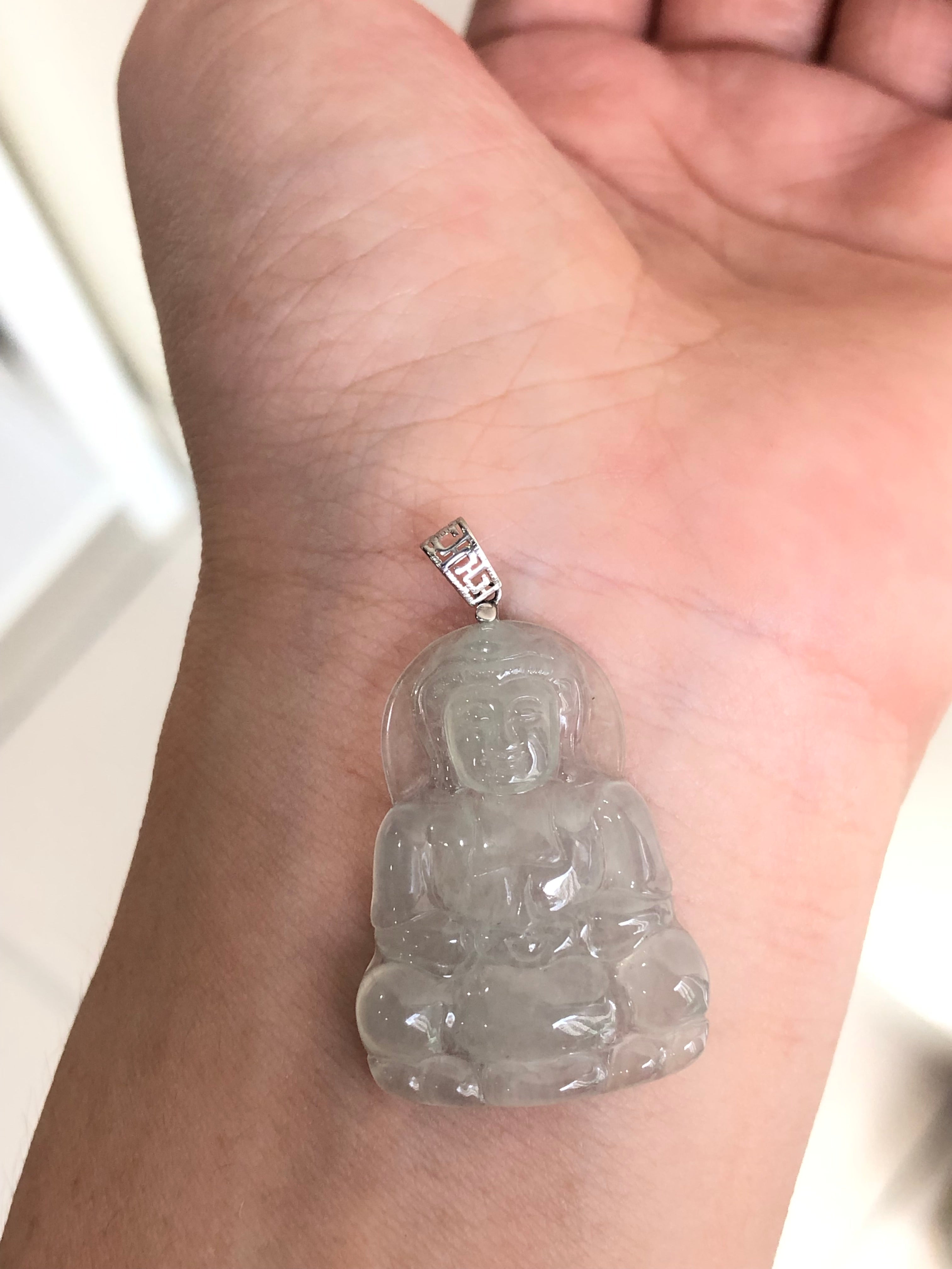 For authenticity, seek natural, untreated jade (e.g., "Grade A" jadeite from Myanmar) set in certified 18K gold, as seen in specialist collections* .
