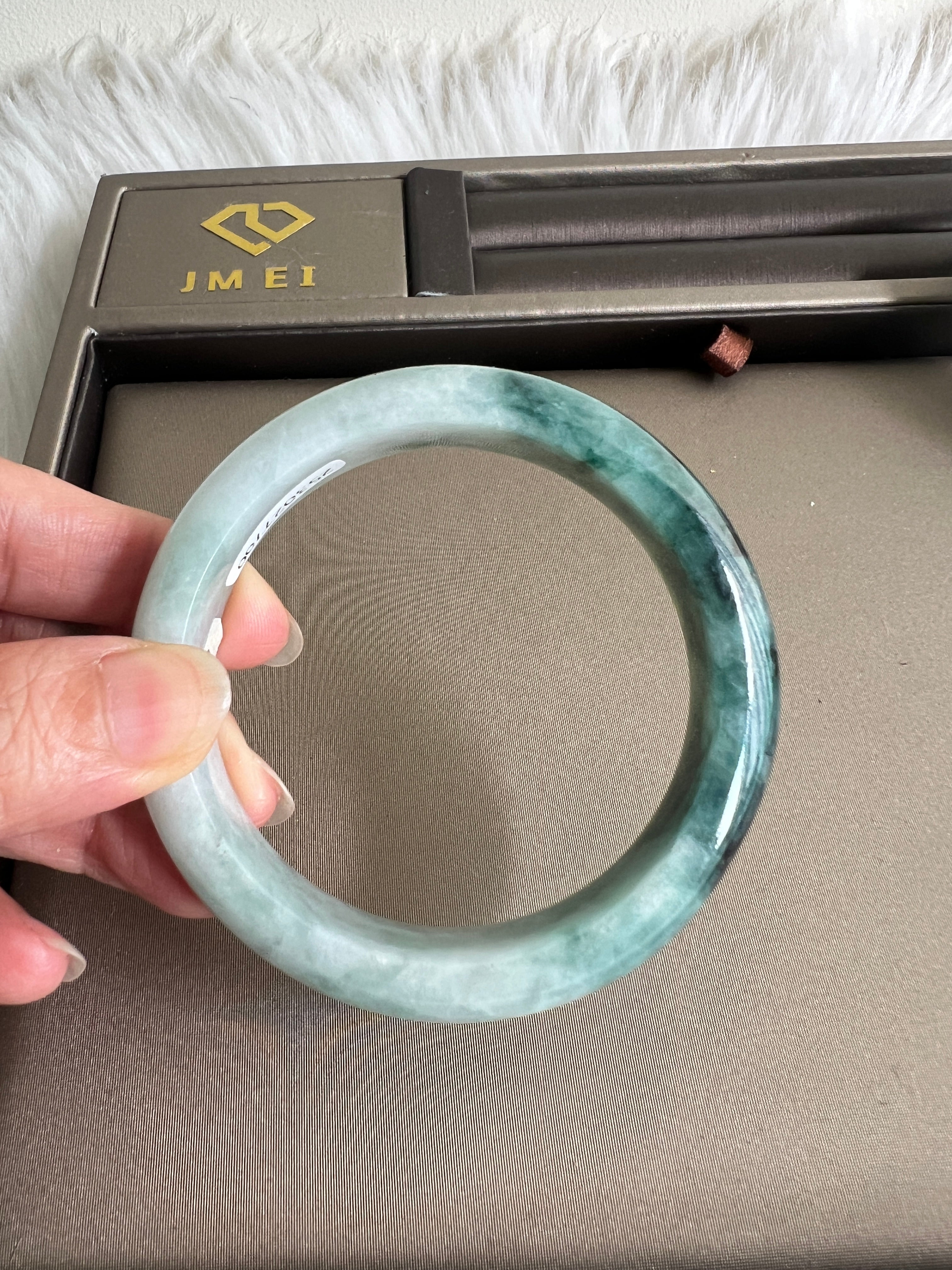 Dark green bangle #17 moss in snow size:55.2×14.2mm