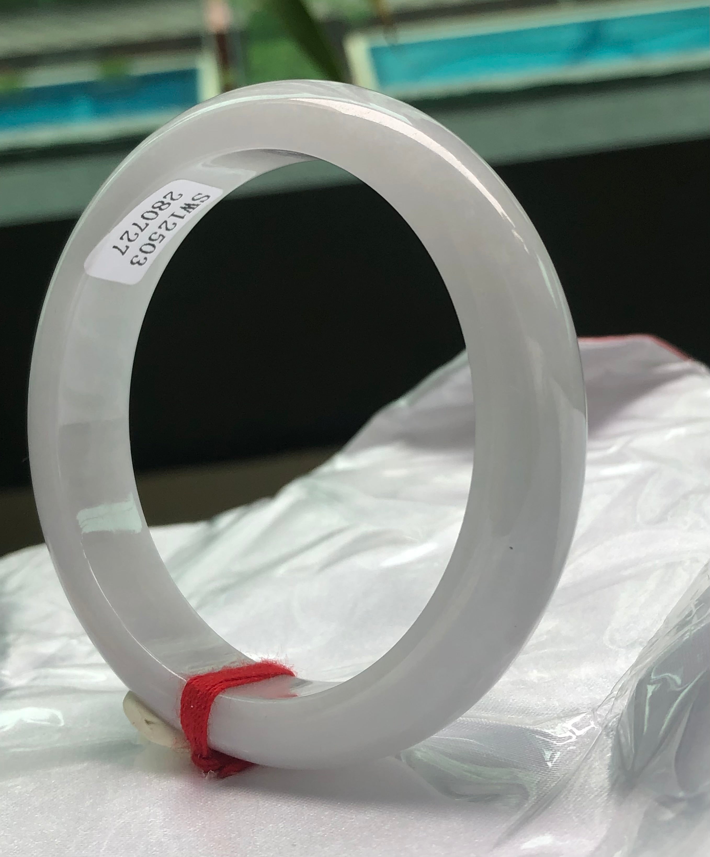 White Moonlight bangle #23 size:54.4×11.9mm